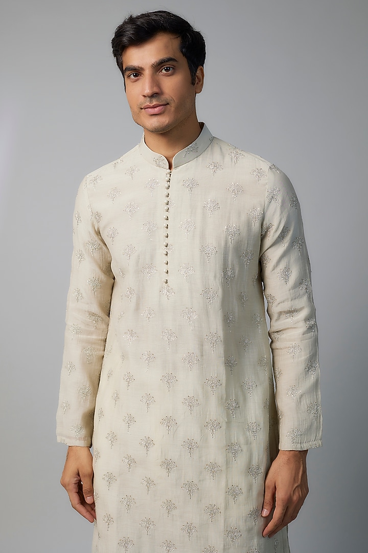Grey Chanderi Boota & Floral Embroidered Kurta Set by NAFS at Pernia's Pop Up Shop