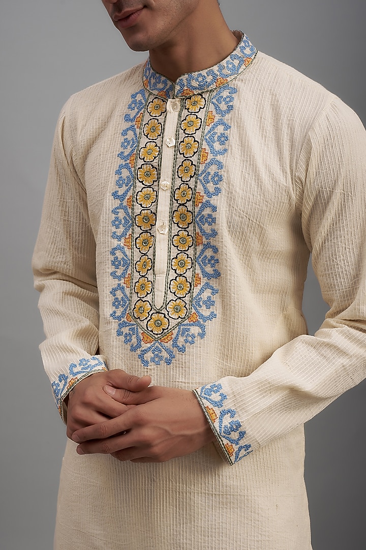 Off-White Mulmul Cotton Embroidered Kurta Set by NAFS at Pernia's Pop Up Shop