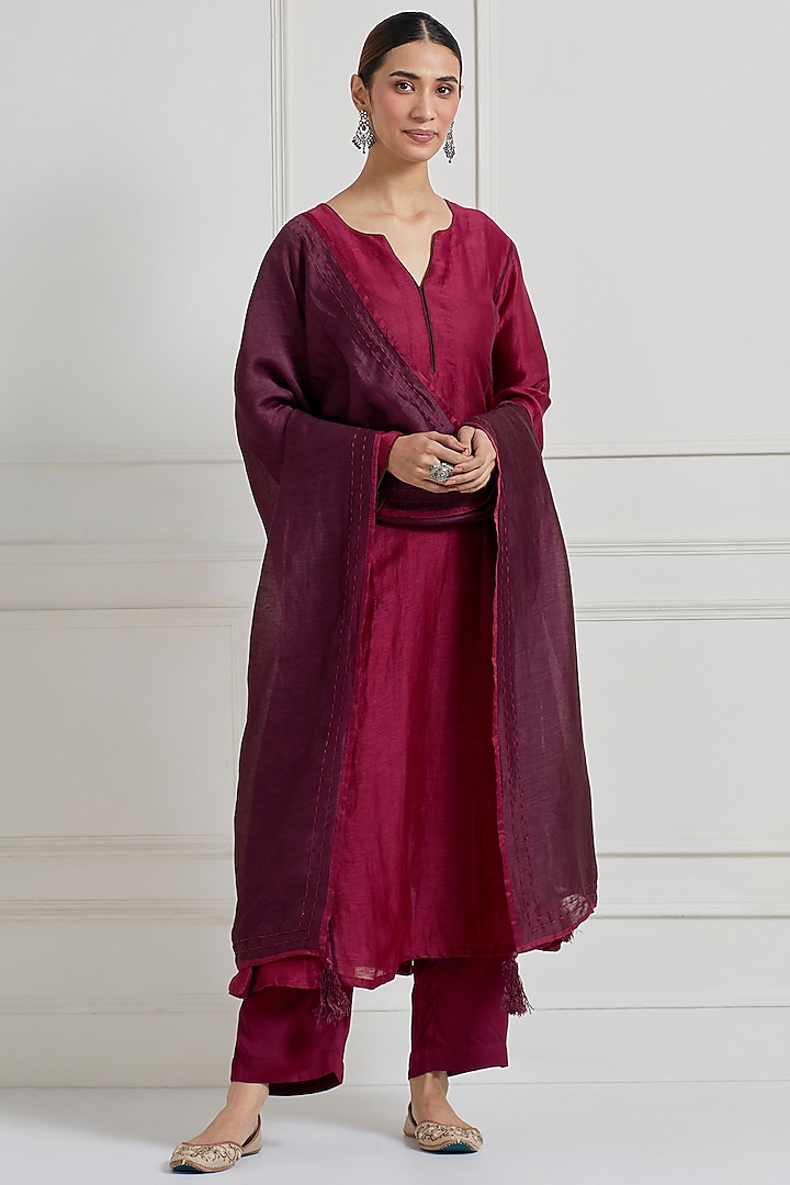 Anar Red Silk Linen Kurta Set by Naina Arunima at Pernia's Pop Up Shop