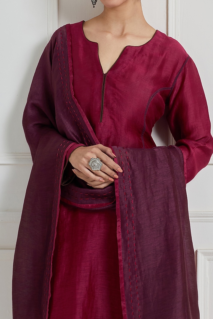 Anar Red Silk Linen Kurta Set by Naina Arunima at Pernia's Pop Up Shop