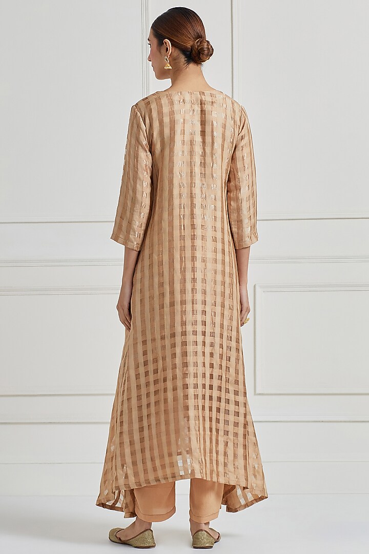 Nude Silk Zari Checkered Kurta Set by Naina Arunima at Pernia's Pop Up Shop