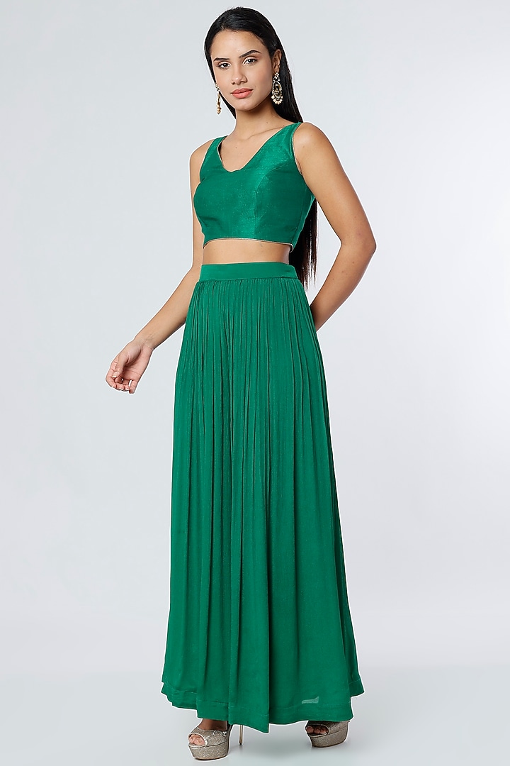 Green Dupion Silk & Crepe Chiffon Embroidered Cape Set by NIsha Ajmera at Pernia's Pop Up Shop