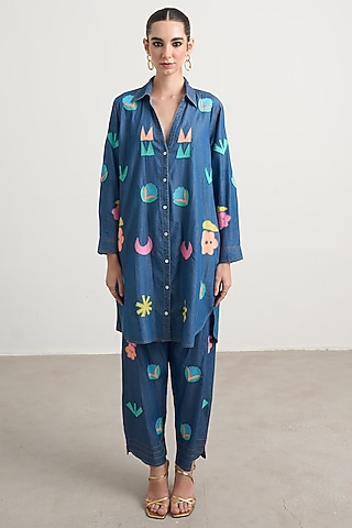 Blue Denim Abstract Embroidered Tunic Set by Nakateki