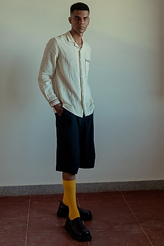 Black Wide-Legged Shorts by Naushad Ali Men