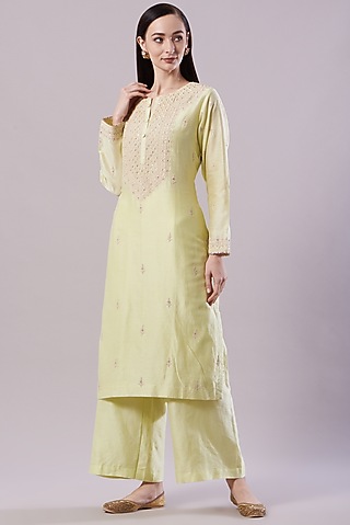 Yellow Chanderi Embroidered Kurta Set by NAMEH BY AMREEN