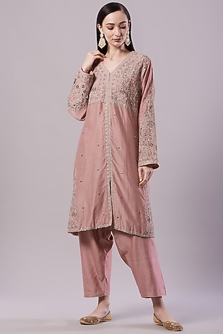 Rose Pink Embroidered Kurta Set by NAMEH BY AMREEN