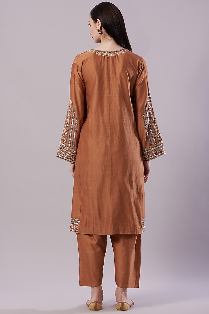 Brown Embroidered Kurta Set by NAMEH BY AMREEN at Pernia's Pop Up Shop