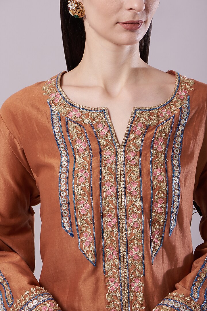 Brown Embroidered Kurta Set by NAMEH BY AMREEN at Pernia's Pop Up Shop