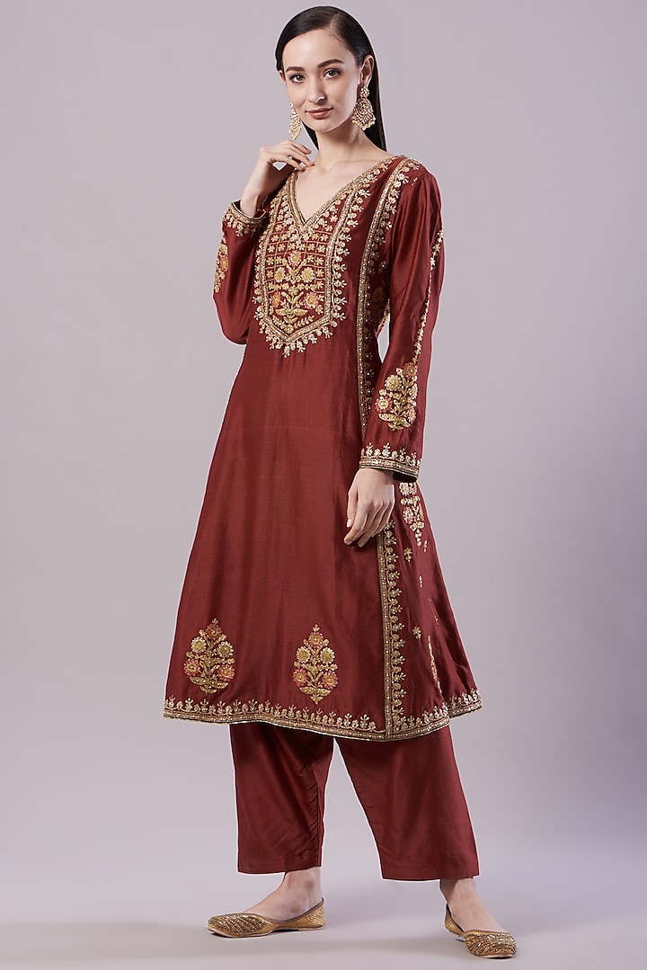 Barn Red Embroidered Kurta Set by NAMEH BY AMREEN