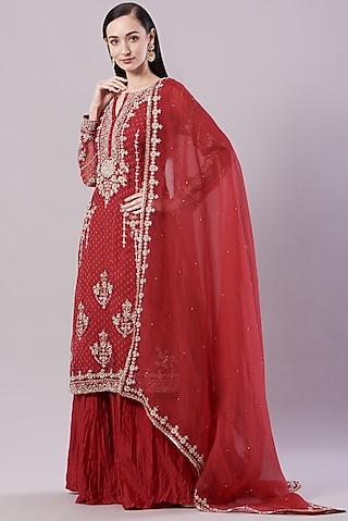 Gulab Embroidered Bandhani Kurta Set by NAMEH BY AMREEN