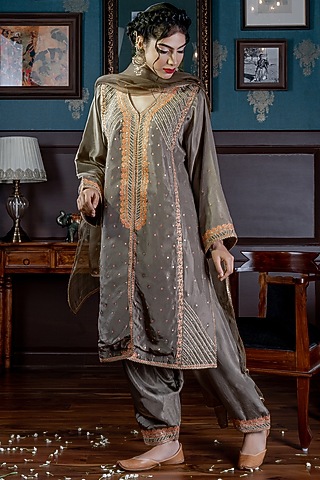 Umber Brown Embroidered Choga Kurta Set by NAMEH BY AMREEN