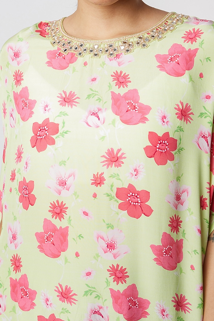 Green Floral Printed Kurta Set by NAMRATA LAKHOTIA at Pernia's Pop Up Shop