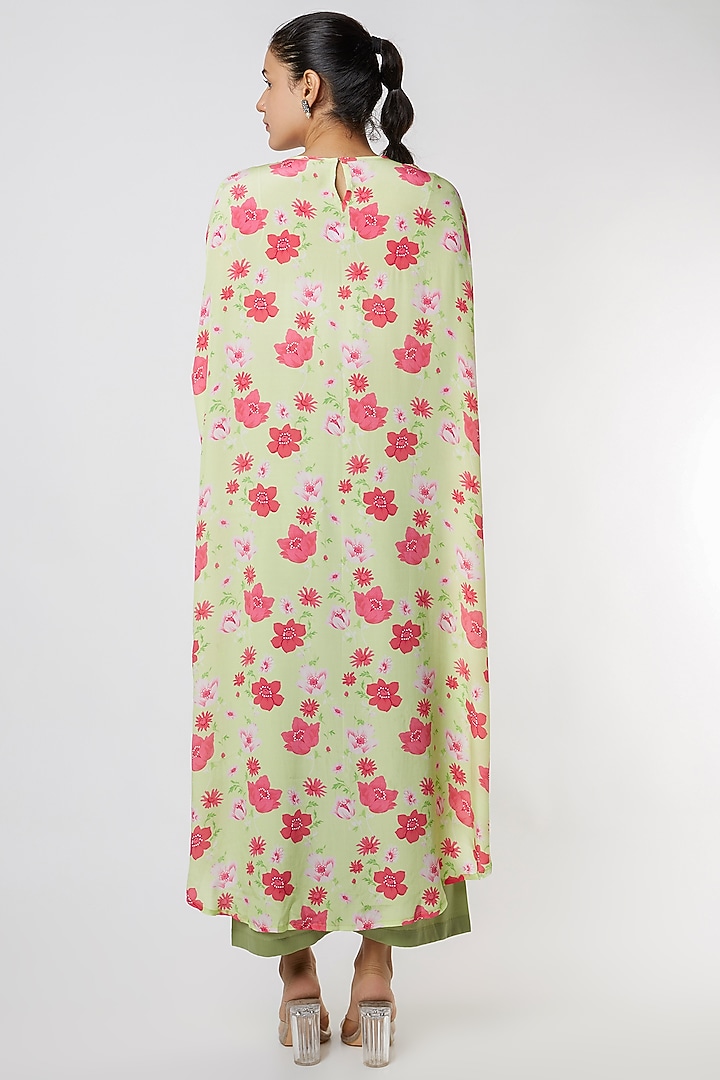Green Embroidered Kurta Set With Print by NAMRATA LAKHOTIA at Pernia's Pop Up Shop
