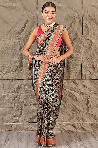 Black Silk Jamdani Work Saree Set by Narmadeshwari