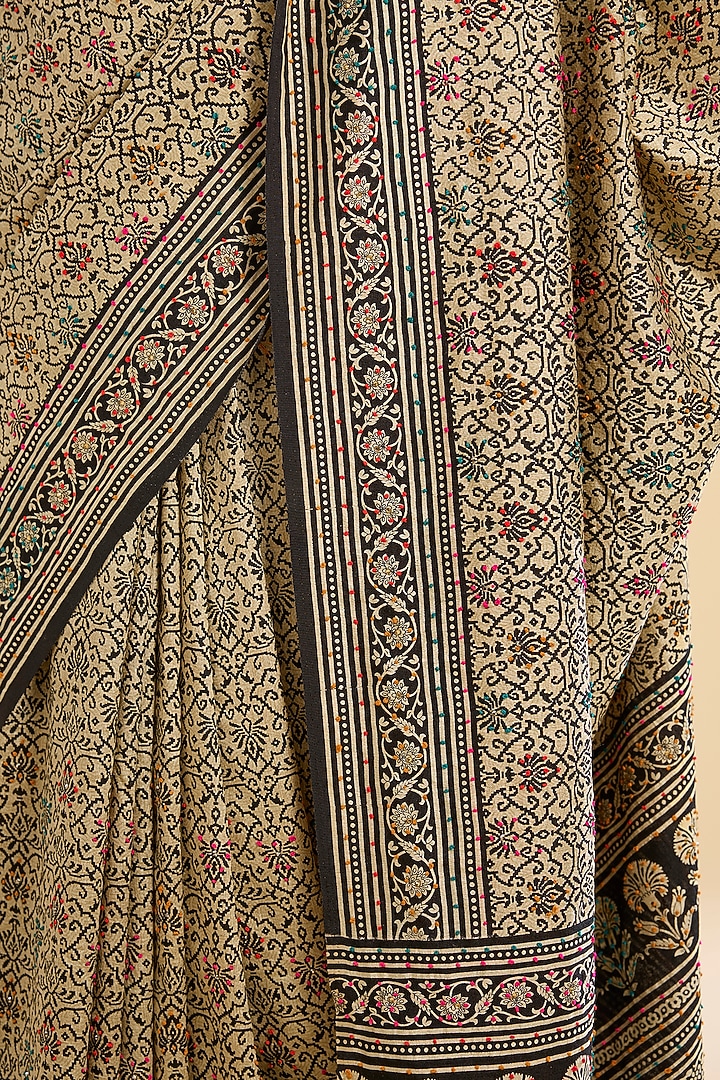 Black & Cream Cotton Floral Printed Festive Saree Set by NARMADESHWARI at Pernia's Pop Up Shop