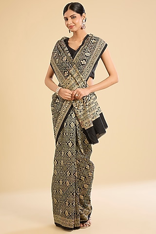 Black & Cream Cotton Bandhej Printed Saree Set by NARMADESHWARI