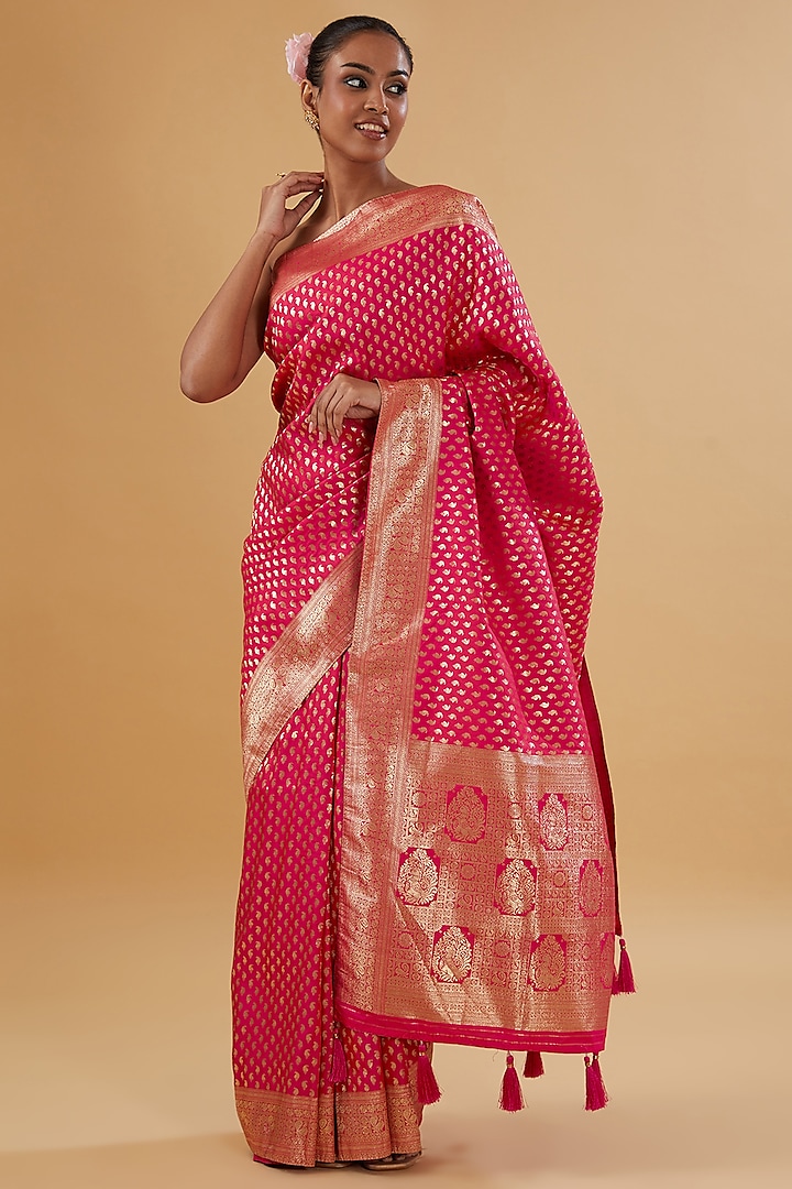 Imperial Red Silk Floral Printed & Zari Embroidered Woven Saree Set by NARMADESHWARI