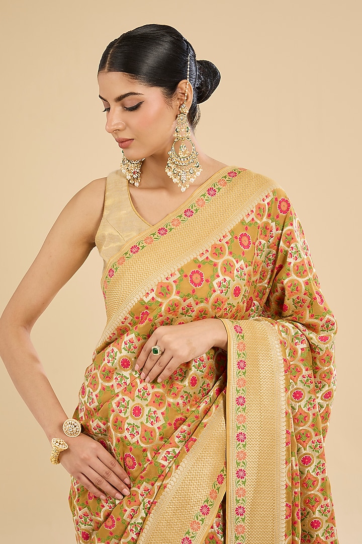 Light Yellow Khadi Georgette Zari Embroidered Party Wear Saree Set by Narmadeshwari at Pernia's Pop Up Shop