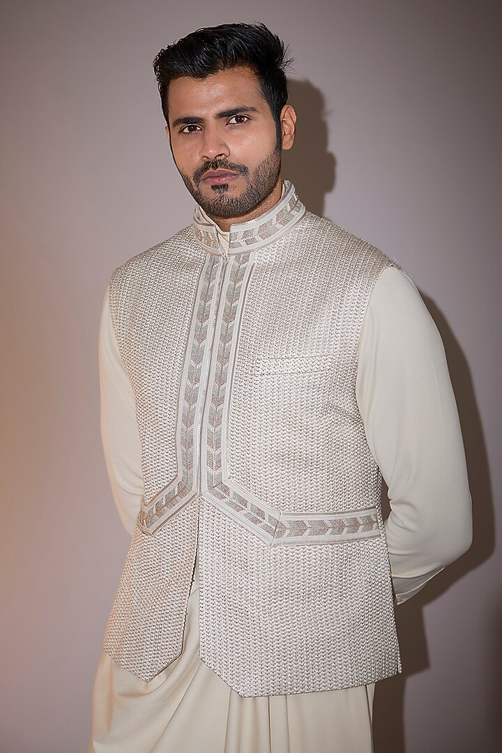 White Sand Organza Machine Embroidered Bundi Jacket by Shantnu & Nikhil Men at Pernia's Pop Up Shop