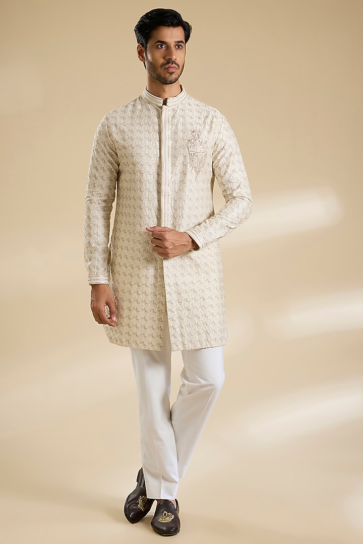 White Sand Poly Textured Kurta by Shantnu & Nikhil Men at Pernia's Pop Up Shop