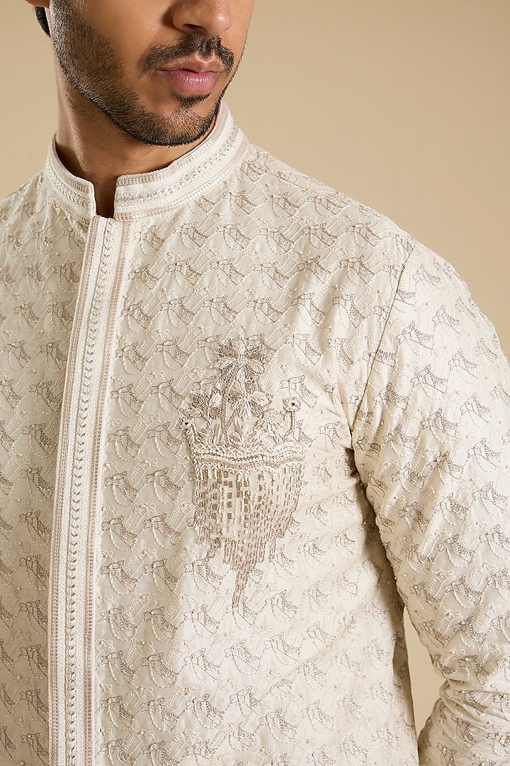 White Sand Poly Textured Kurta by Shantnu & Nikhil Men at Pernia's Pop Up Shop