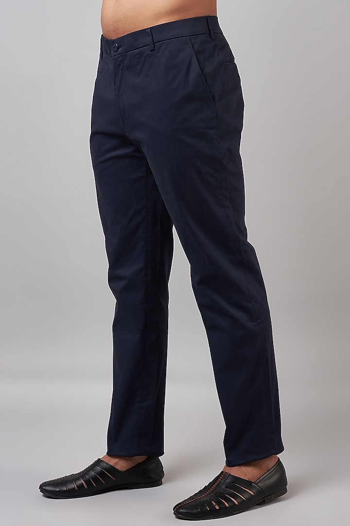 Navy Blue Chanderi Embroidered Groom Bandhgala Set by Shantnu & Nikhil Men at Pernia's Pop Up Shop