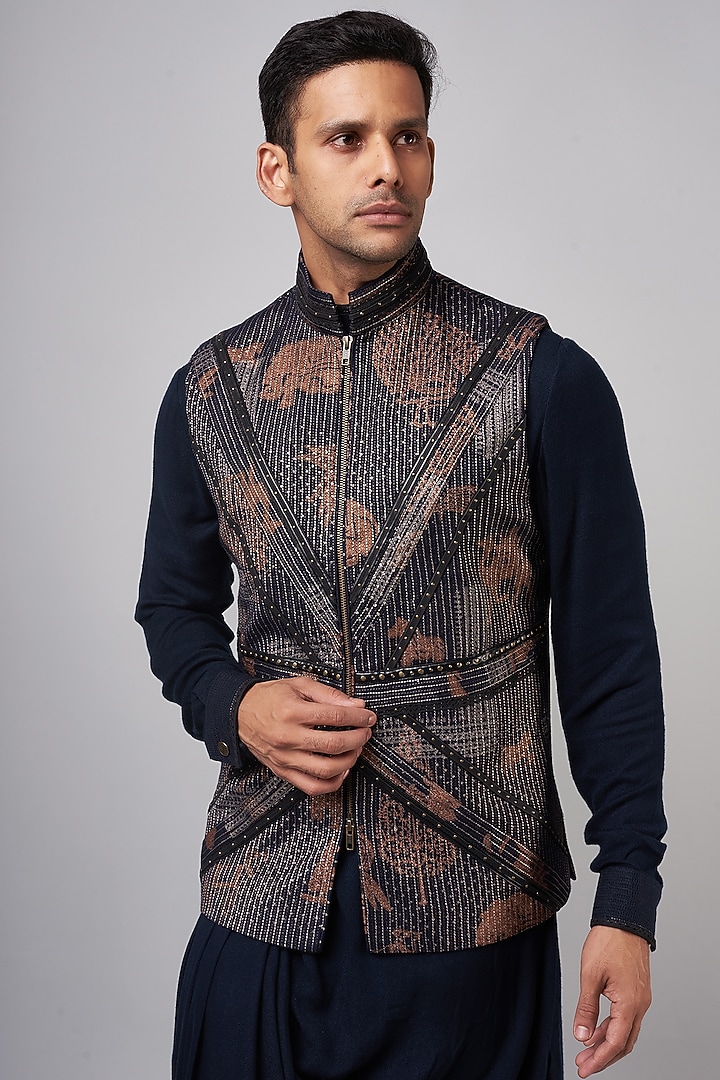 Navy Blue Georgette Printed Nehru Jacket Set by Shantnu & Nikhil Men at Pernia's Pop Up Shop