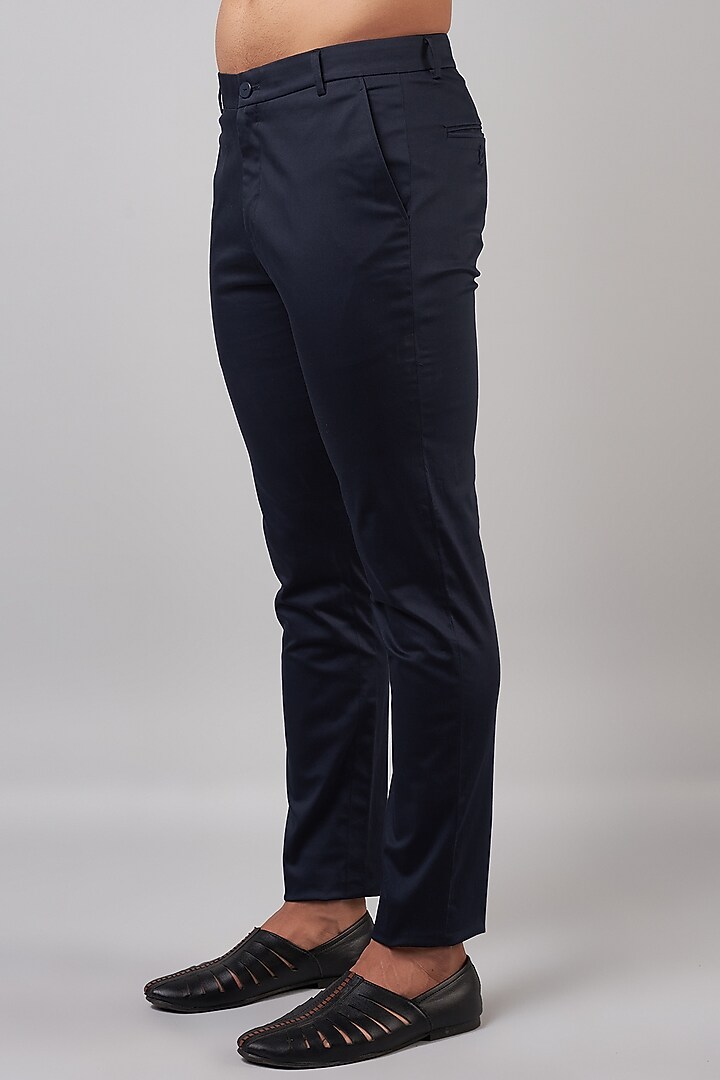 Navy Blue Velvet Embroidered Nehru Jacket Set by Shantnu & Nikhil Men at Pernia's Pop Up Shop