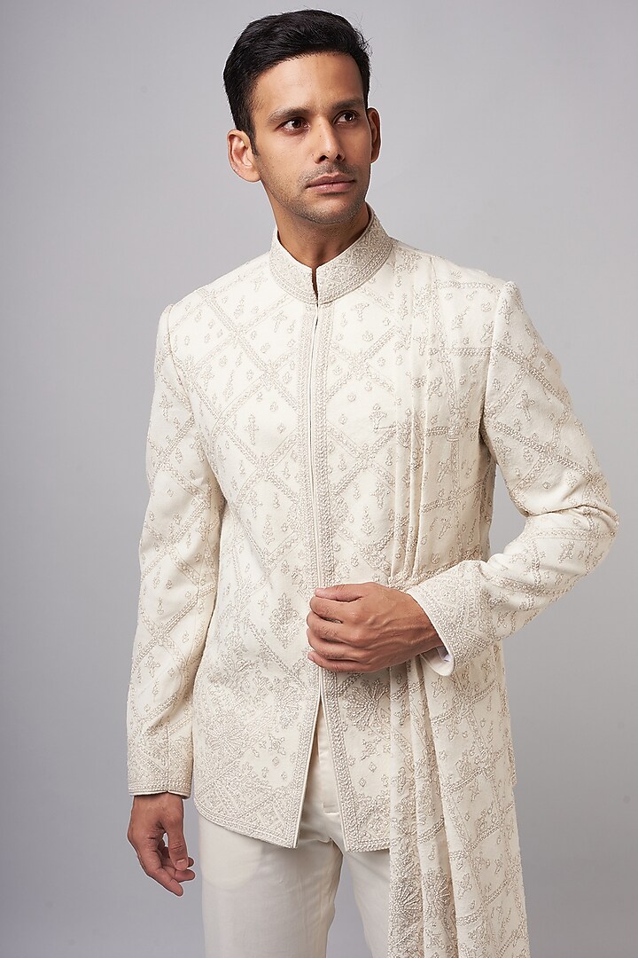White Pashmina Embroidered Draped Groom Bandhgala Set by Shantnu & Nikhil Men at Pernia's Pop Up Shop
