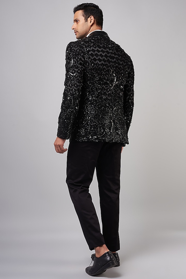 Black Sandwash Embroidered Tuxedo Set by Shantnu & Nikhil Men at Pernia's Pop Up Shop