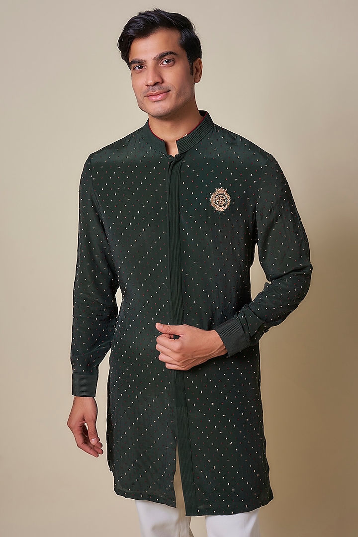 Emerald Green Crepe Textured Shirt Kurta by Shantnu & Nikhil Men at Pernia's Pop Up Shop