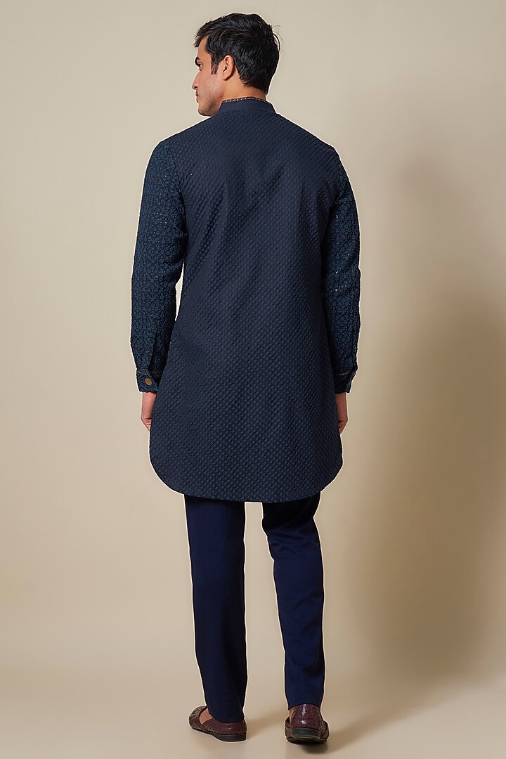 Blue Georgette Chikankari Embroidered Kurta by Shantnu & Nikhil Men at Pernia's Pop Up Shop