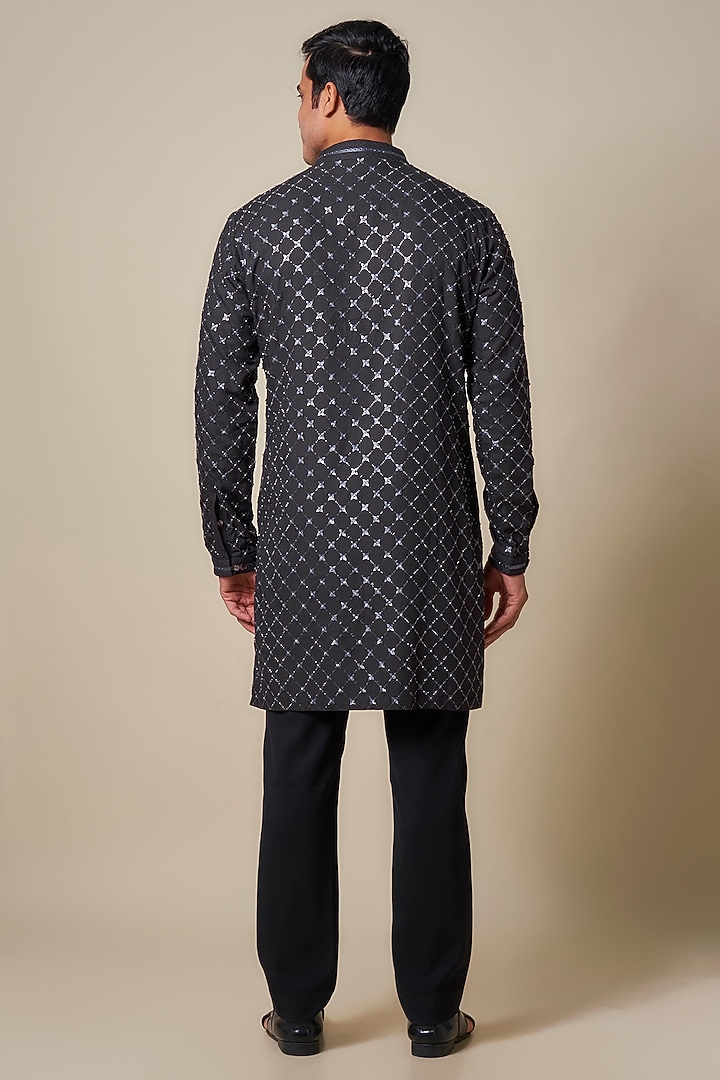 Charcoal Grey Viscose Applique Embroidered Kurta by Shantnu & Nikhil Men at Pernia's Pop Up Shop