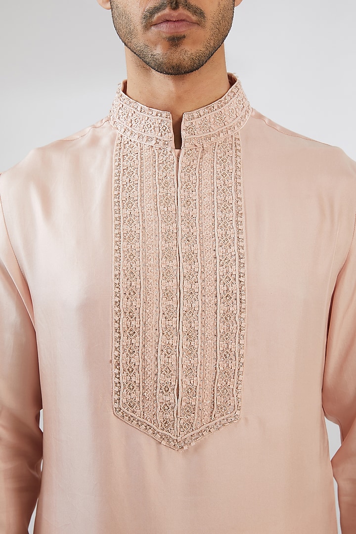 Peach Silk Twill Zardosi Embroidered Kurta by Shantnu & Nikhil Men at Pernia's Pop Up Shop