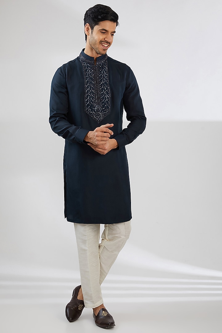 Navy Silk Twill Zardosi Embroidered Kurta by Shantnu & Nikhil Men at Pernia's Pop Up Shop