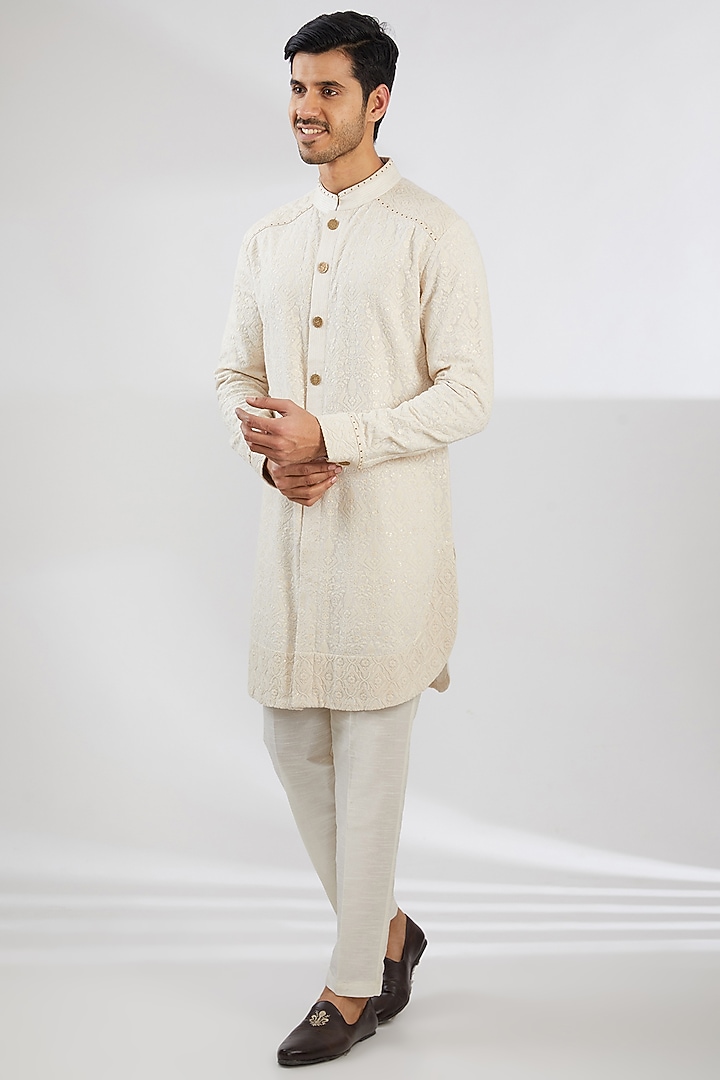 Ivory Chanderi Chikankari Embroidered Kurta by Shantnu & Nikhil Men at Pernia's Pop Up Shop