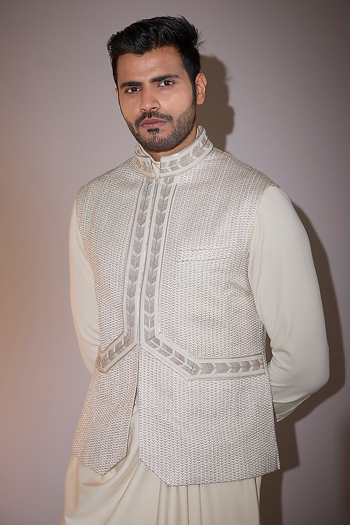 White Sand Organza Embroidered Bundi Jacket Set by Shantnu & Nikhil Men at Pernia's Pop Up Shop