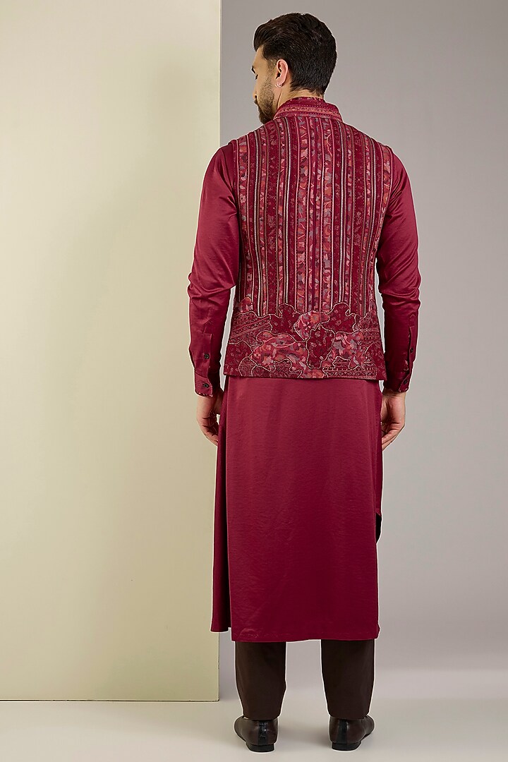 Maroon Silk Thread Embroidered Nehru Jacket Set by Shantnu & Nikhil Men at Pernia's Pop Up Shop