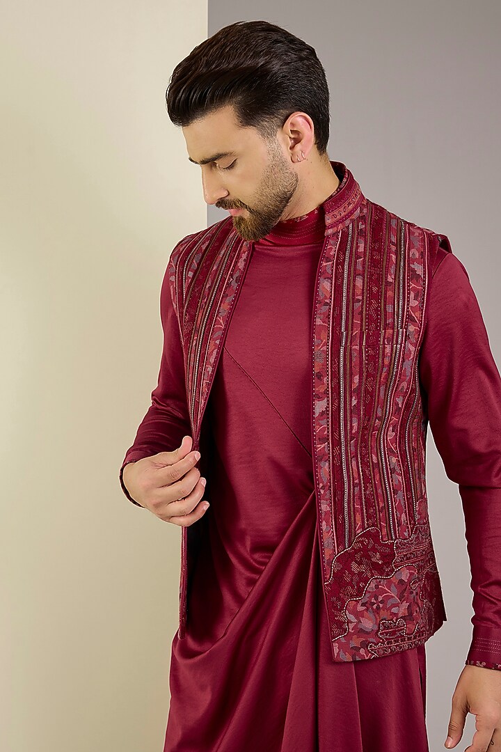Maroon Silk Thread Embroidered Nehru Jacket Set by Shantnu & Nikhil Men at Pernia's Pop Up Shop