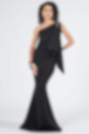 Black Neoprene One-Shoulder Draped Saree Gown by S&N by Shantnu Nikhil