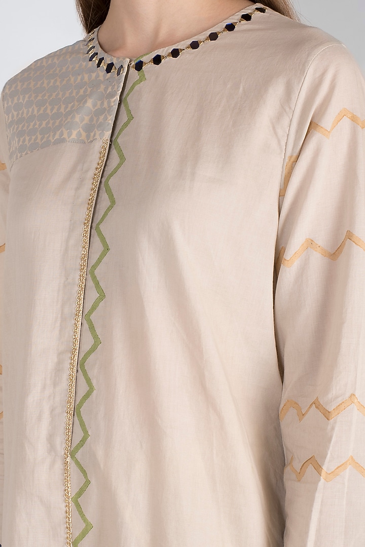 Grey A-Line Kurta With Pants by Natasha J at Pernia's Pop Up Shop