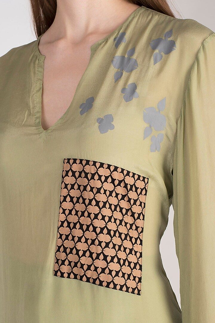 Sage Green Printed Kurta With Pants by Natasha J at Pernia's Pop Up Shop