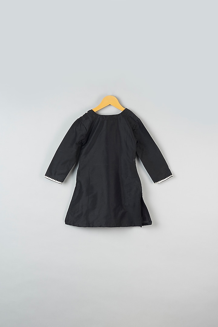 Black Cotton Silk Kurta Set For Girls by Navyassa at Pernia's Pop Up Shop