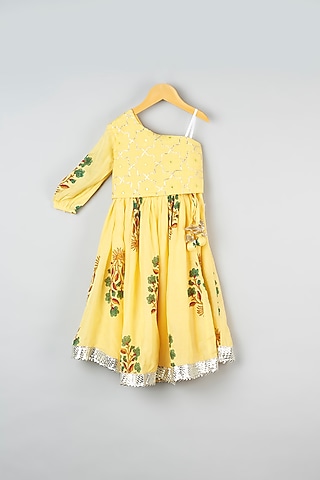Yellow Muslin Printed Lehenga Set For Girls by Navyassa