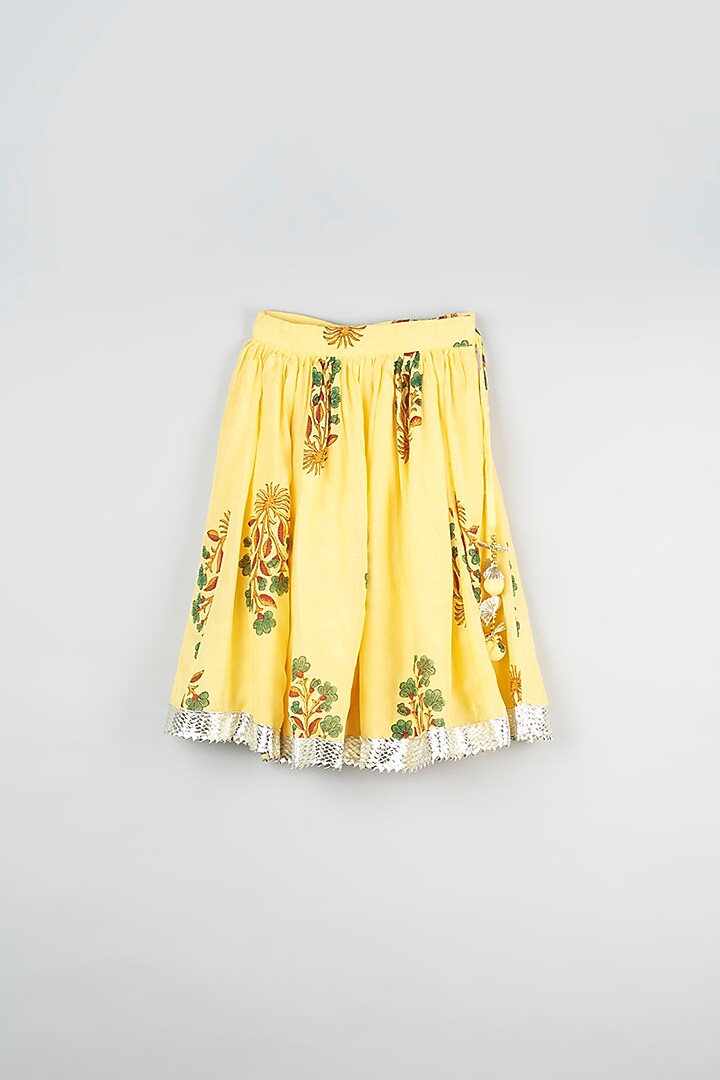 Yellow Muslin Printed Lehenga Set For Girls by Navyassa at Pernia's Pop Up Shop