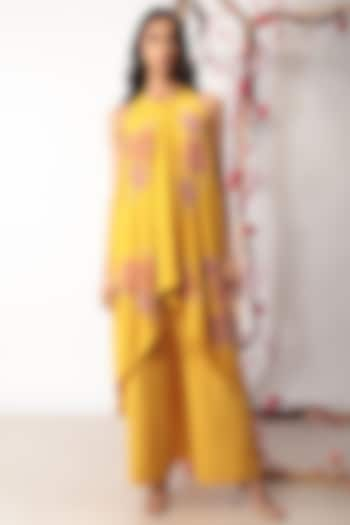 Mustard Embroidered Kurta Set by Nayantara Couture at Pernia's Pop Up Shop