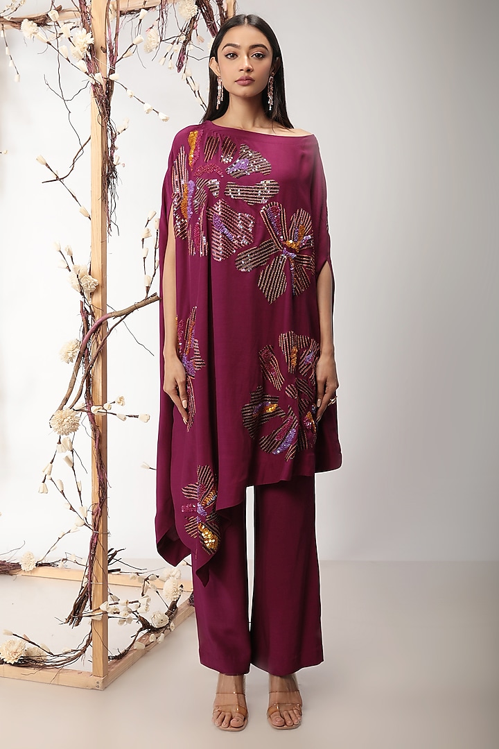 Jamun Embroidered Asymmetrical Kurta Set by Nayantara Couture at Pernia's Pop Up Shop