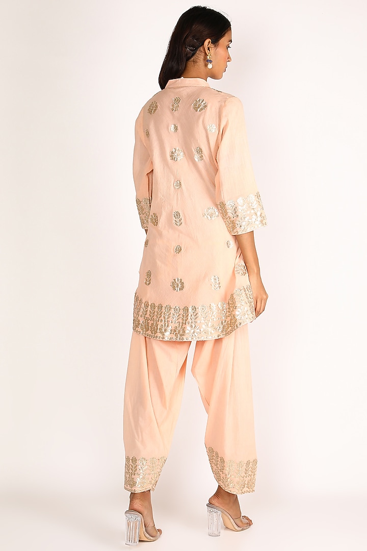 Peach Embroidered Kurta Set by Nazar By Indu at Pernia's Pop Up Shop