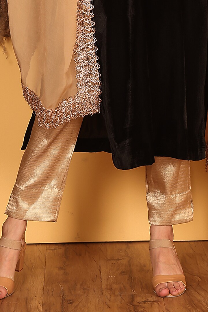Black Velvet Zari Embroidered Kashmiri Kurta Set by Nazar By Indu at Pernia's Pop Up Shop