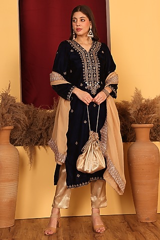 Black Velvet Zari & Dabka Embroidered Kurta Set by Nazar By Indu